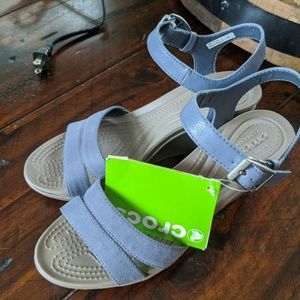 Crocs Women’s Leigh II Sandal Wedge